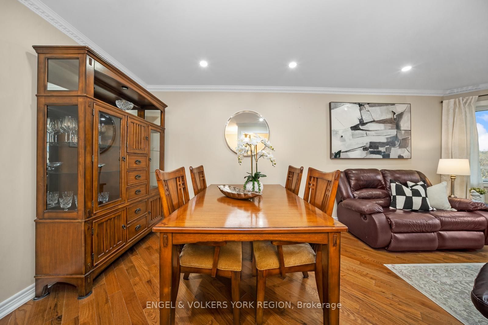 34 Sunkist Valley Road