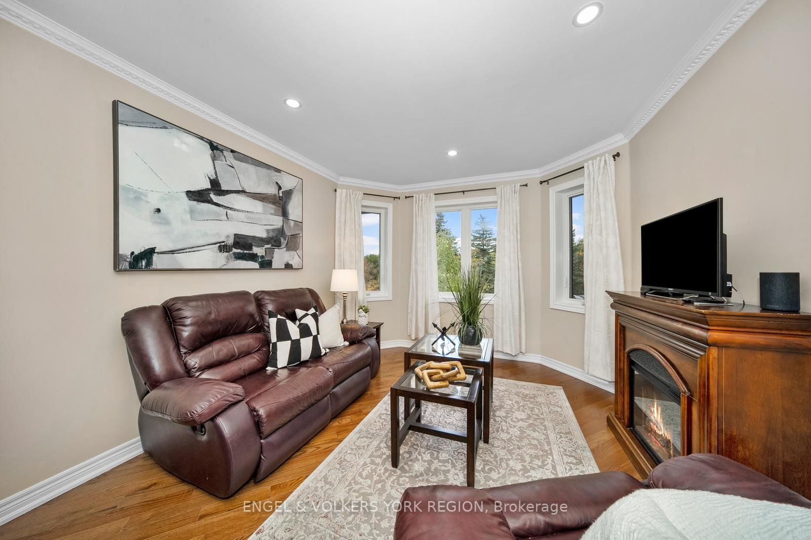 34 Sunkist Valley Road