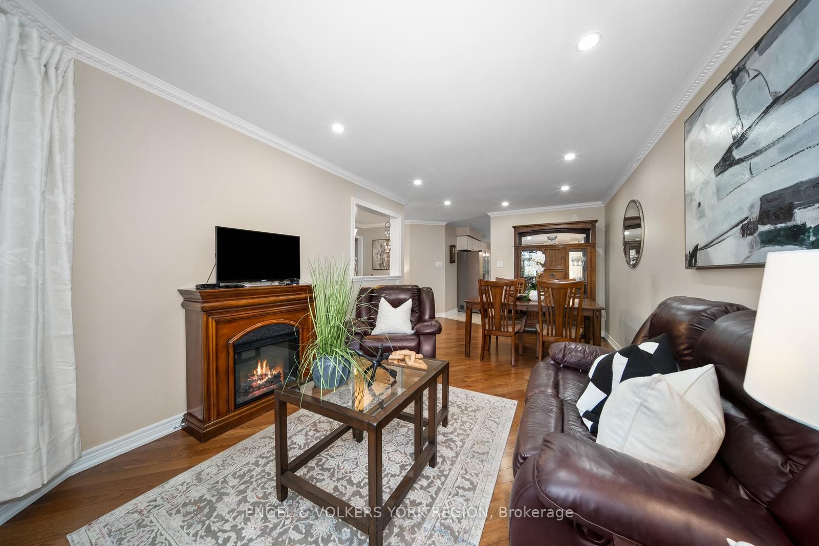 34 Sunkist Valley Road