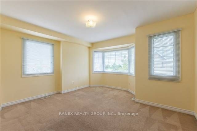 800 Dundas St W, #8