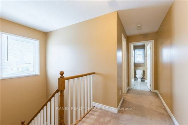 800 Dundas St W, #8