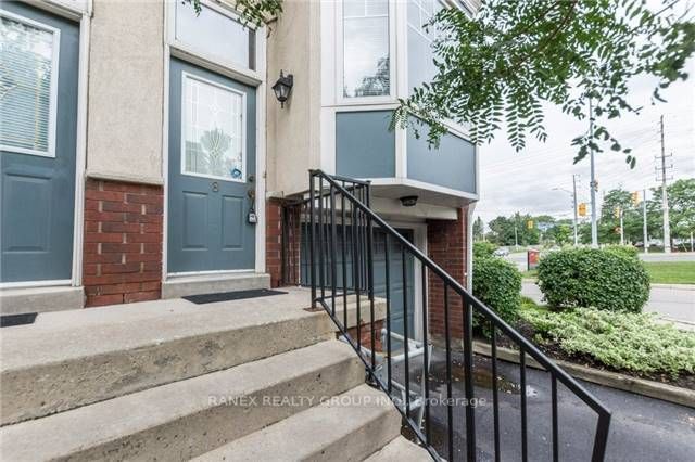 800 Dundas St W, #8