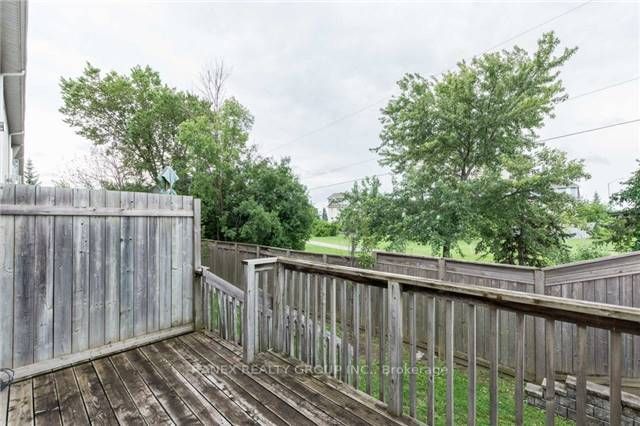 800 Dundas St W, #8