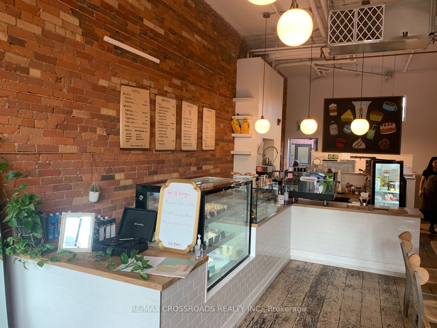 382 Keele St