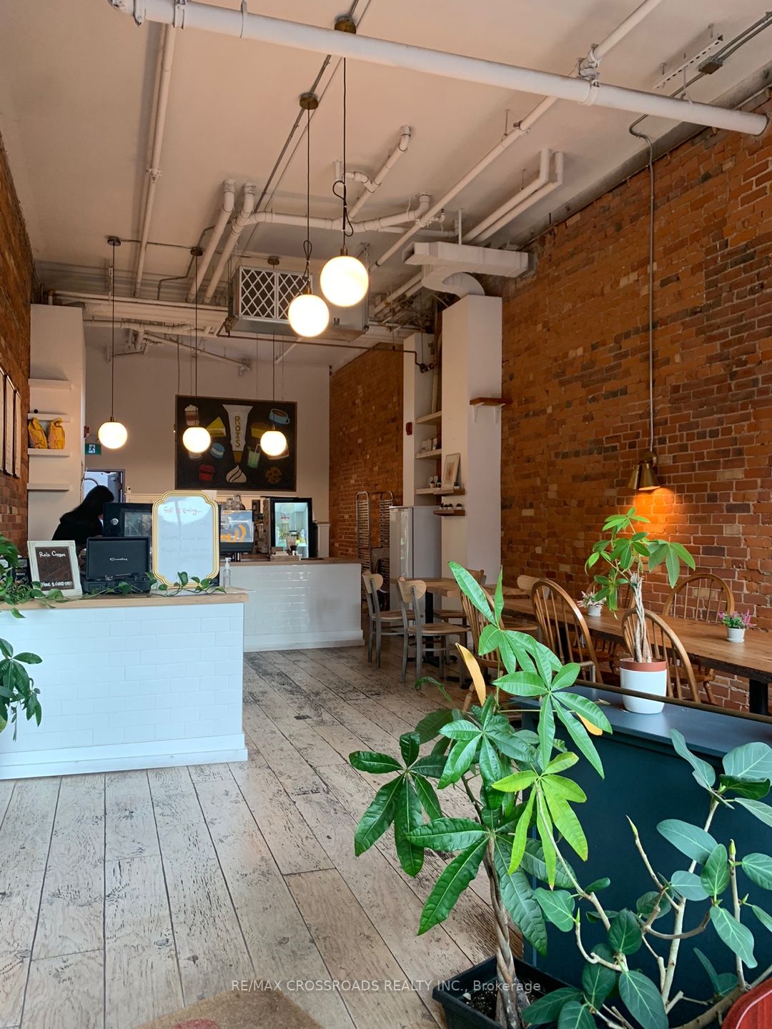 382 Keele St