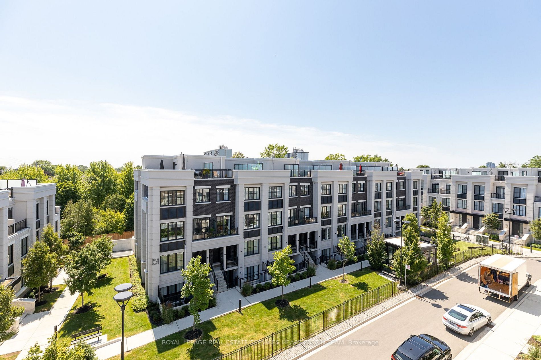 657 Cricklewood Dr, #519