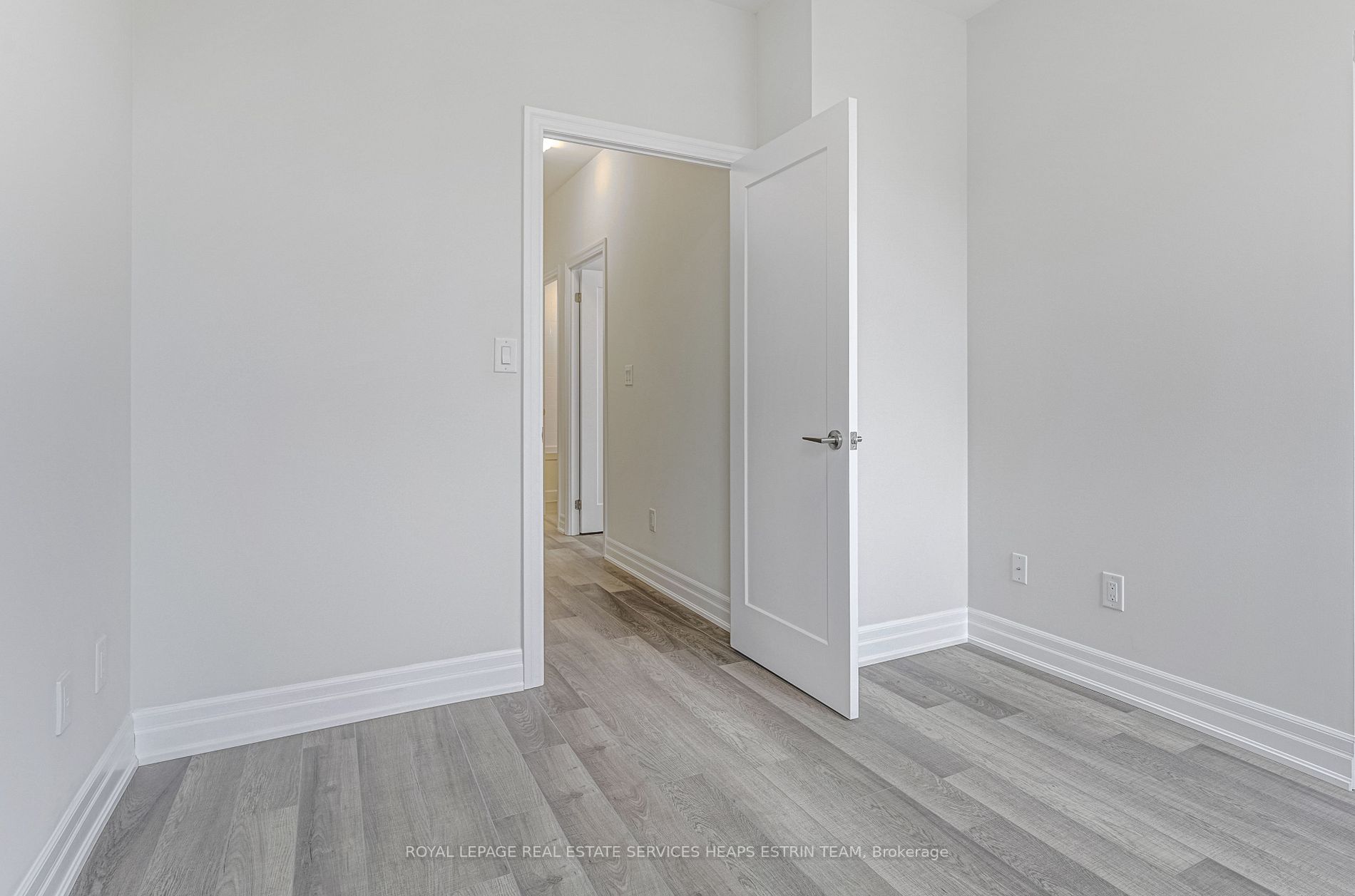 657 Cricklewood Dr, #519