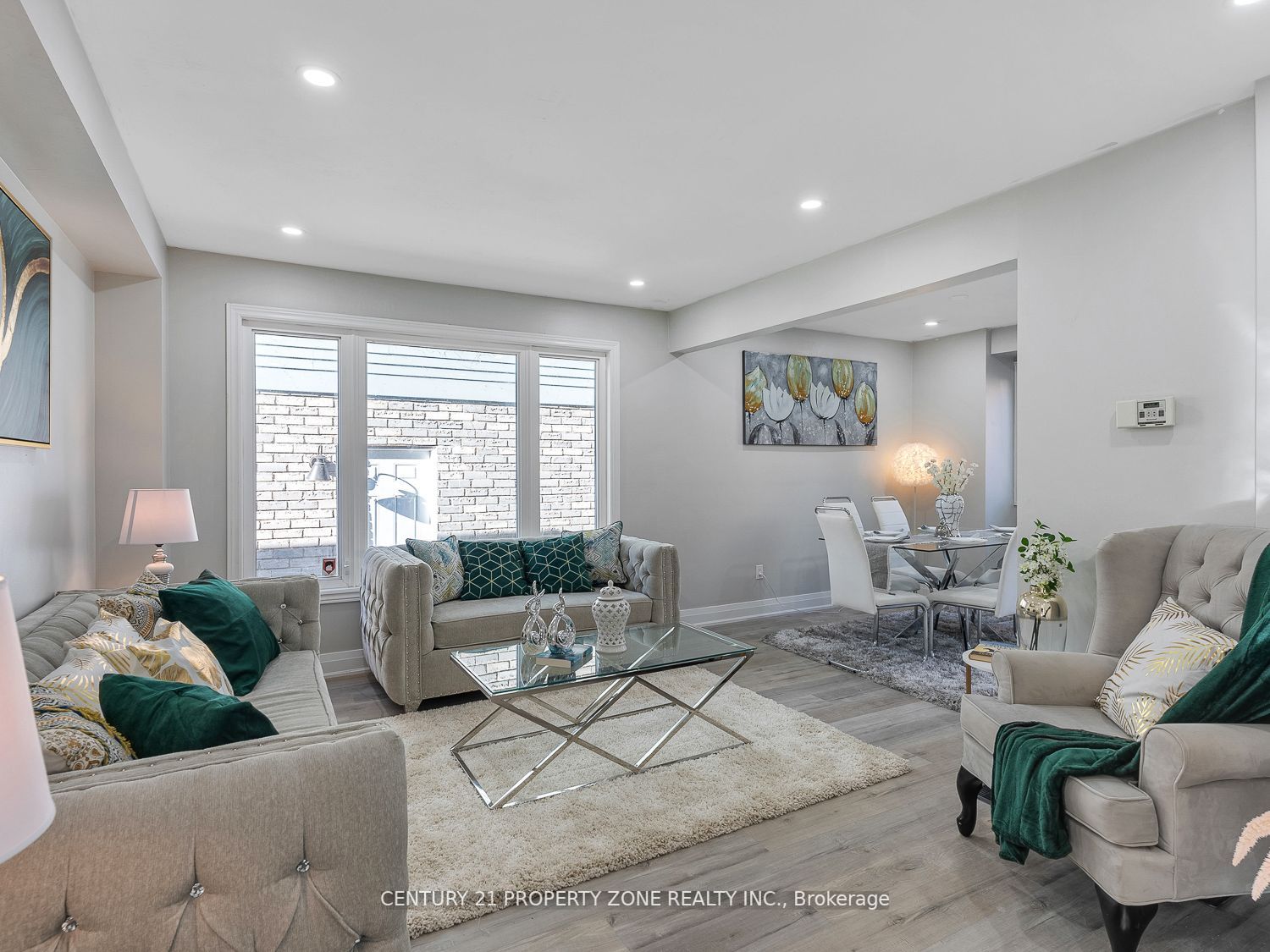 34 Roehampton Crescent