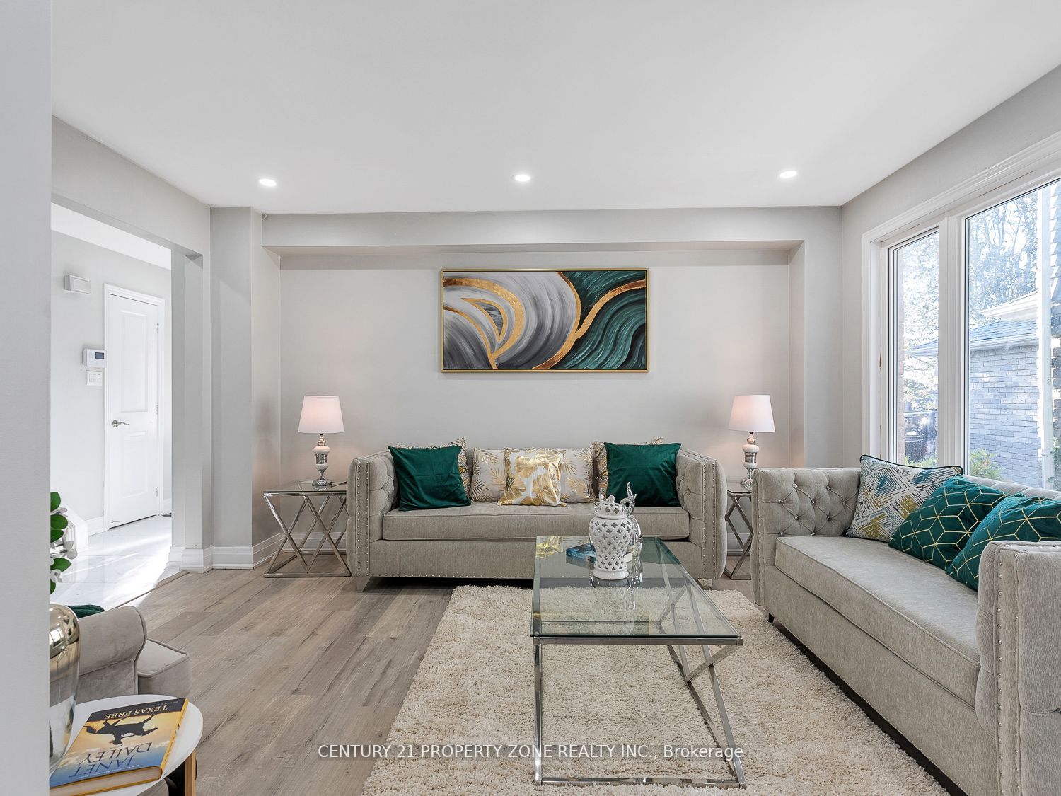 34 Roehampton Crescent