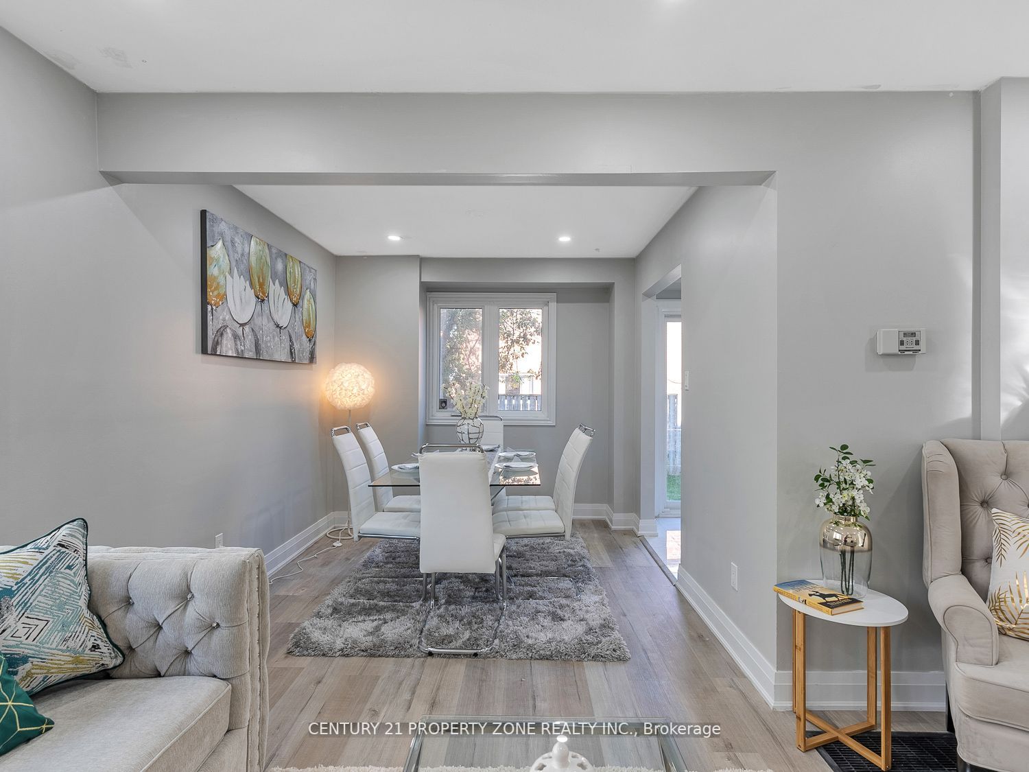 34 Roehampton Crescent