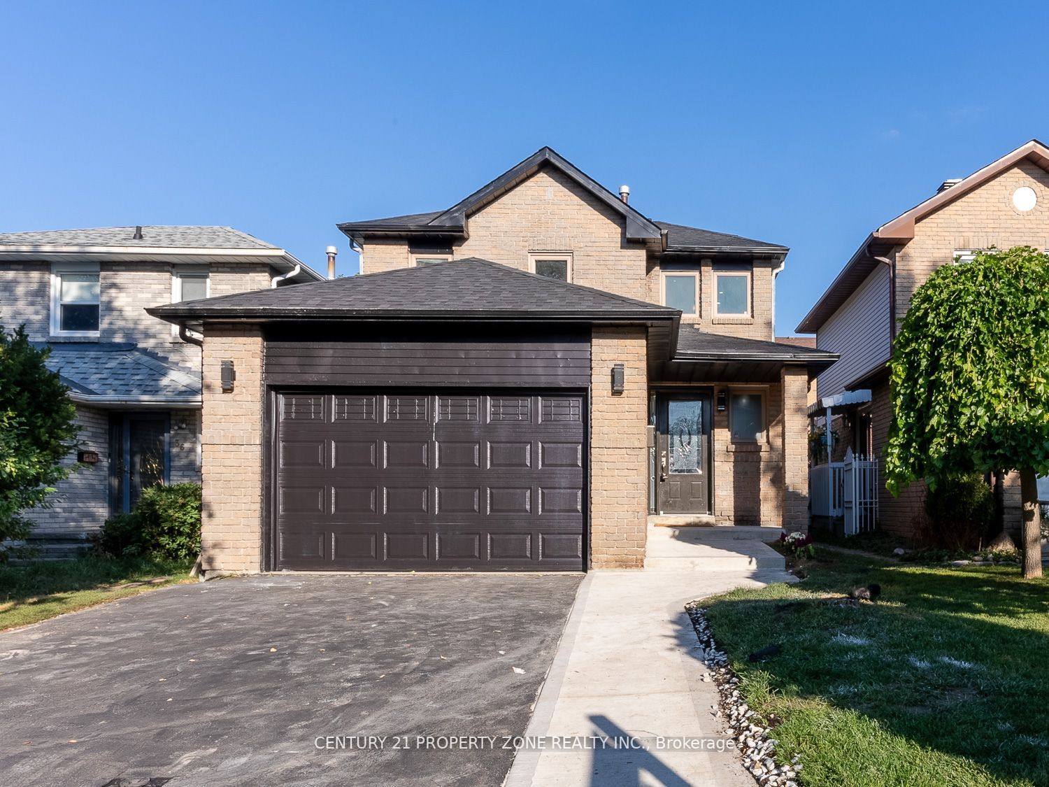 34 Roehampton Crescent