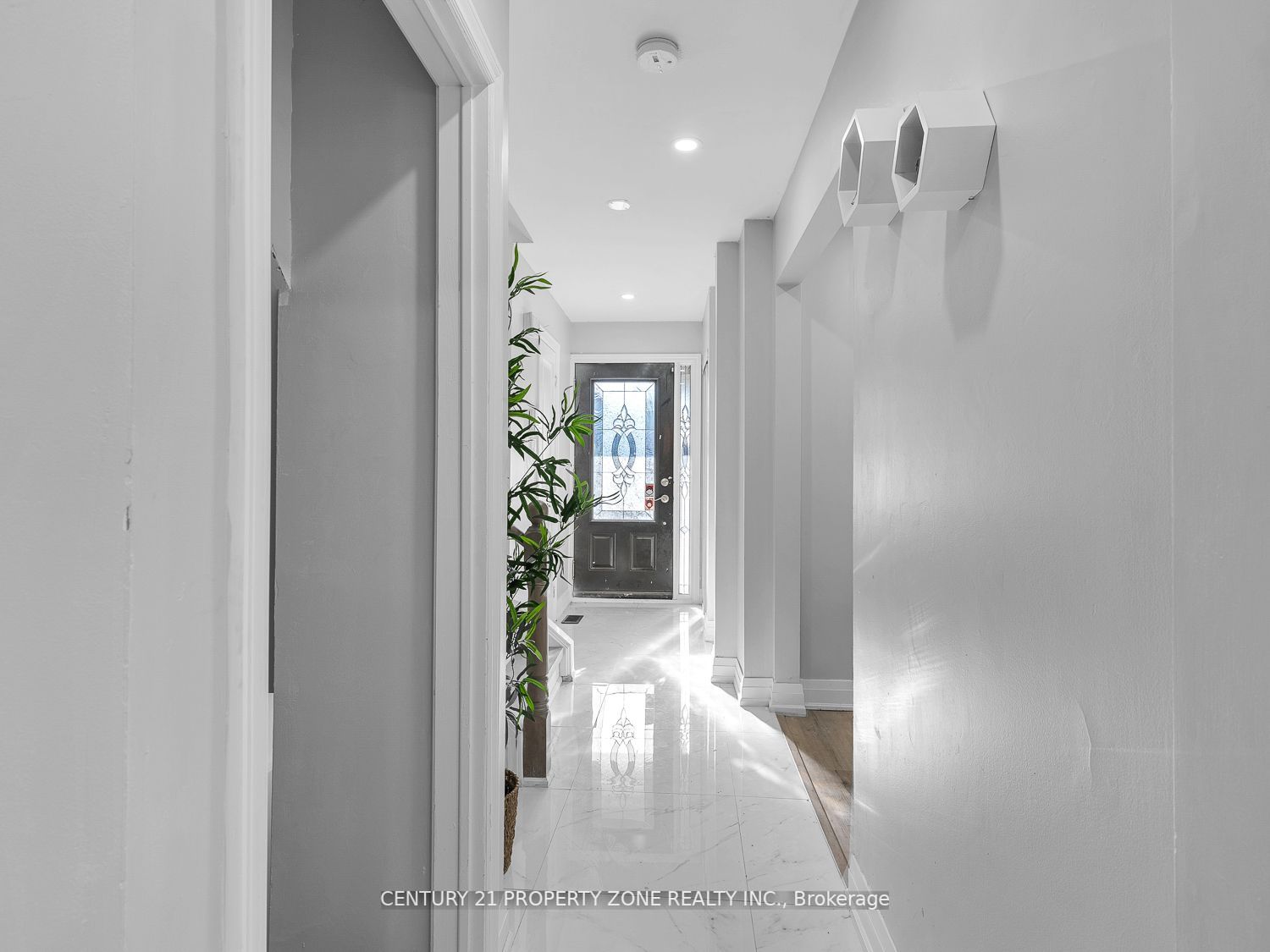 34 Roehampton Crescent
