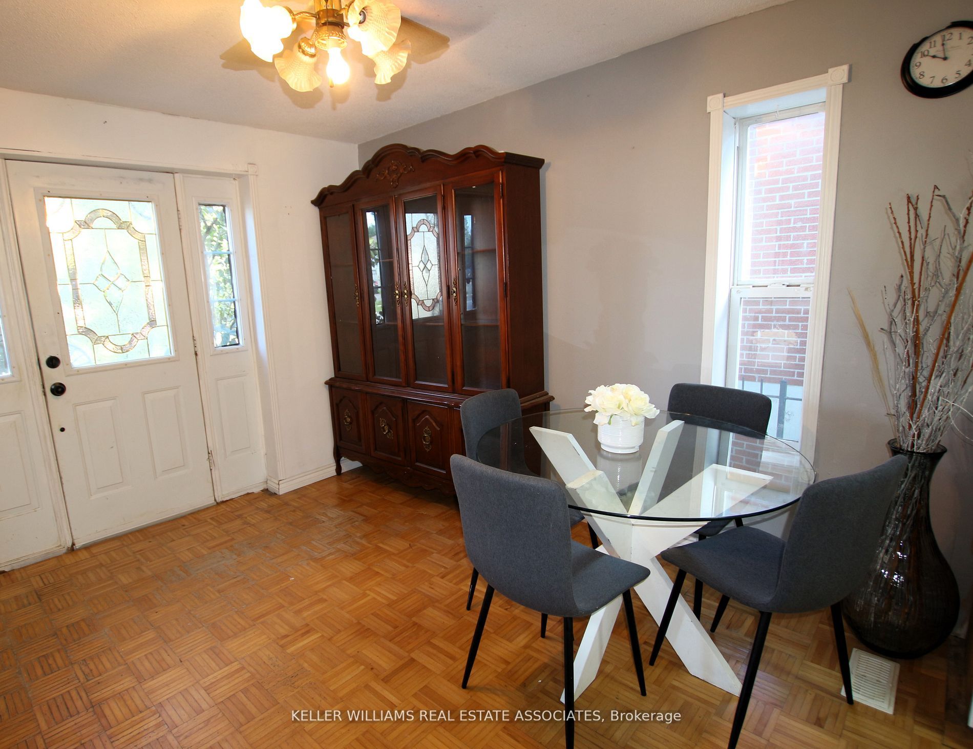 392 Marf Ave