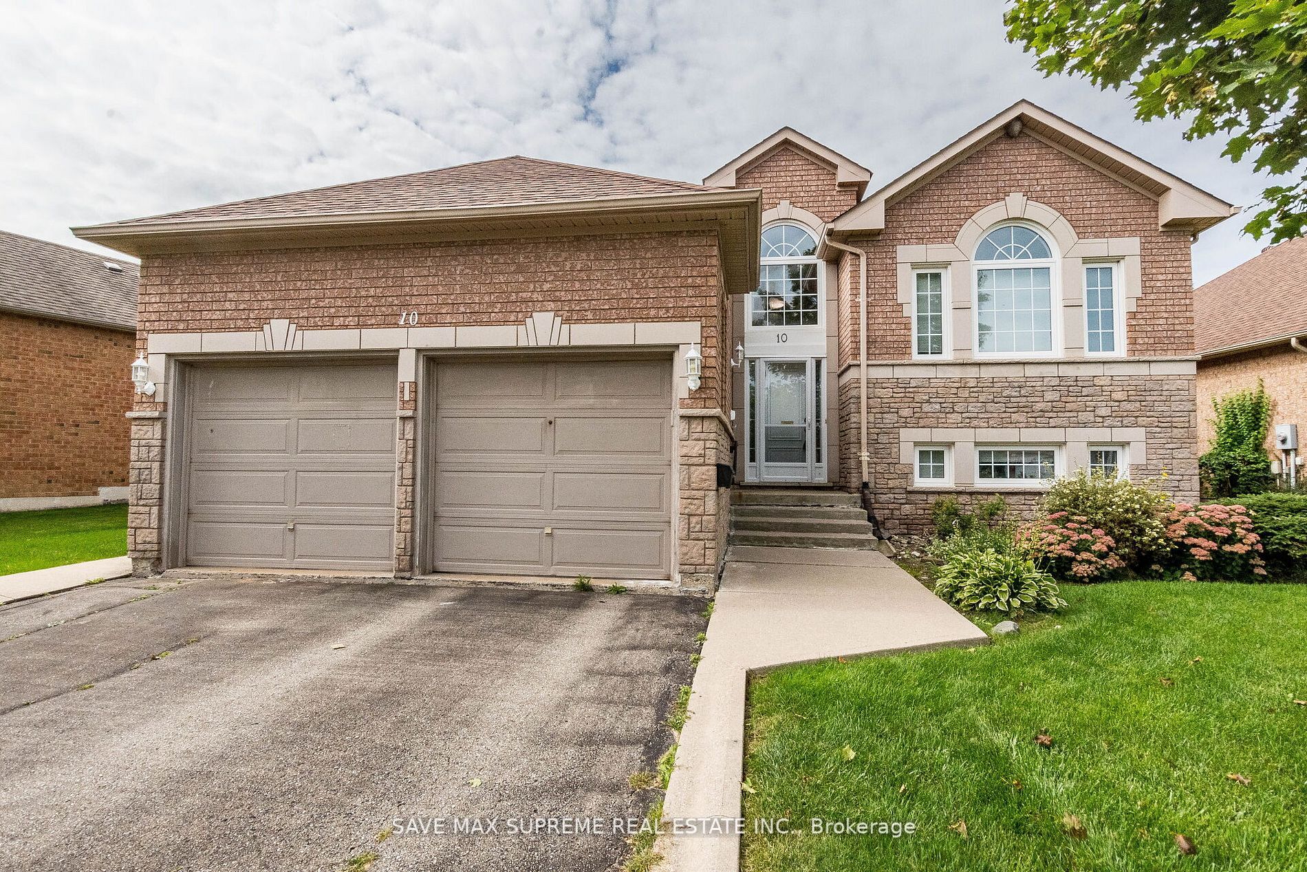 10 Kirkwood Crescent