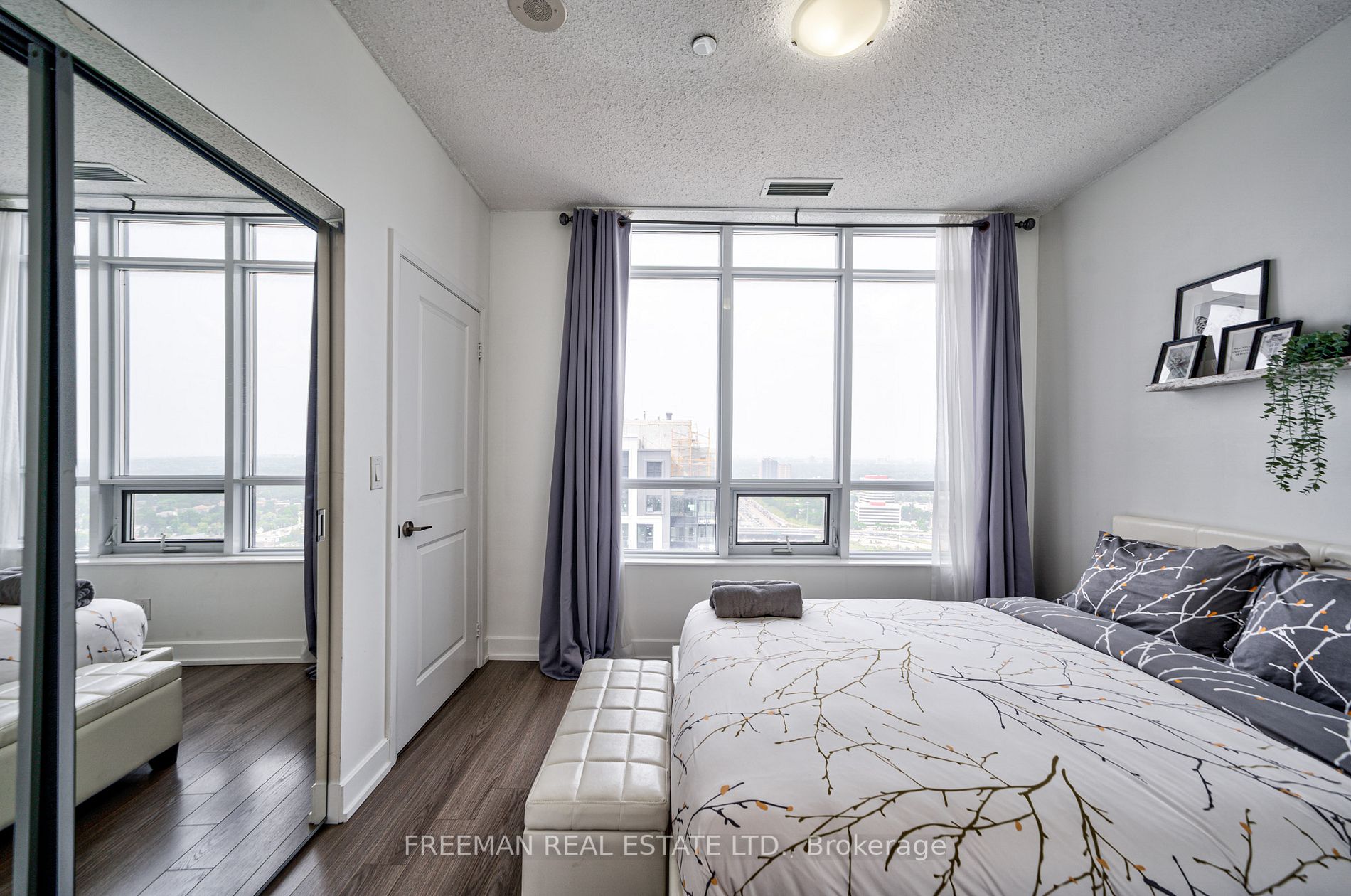 2 Eva Rd, #Ph23