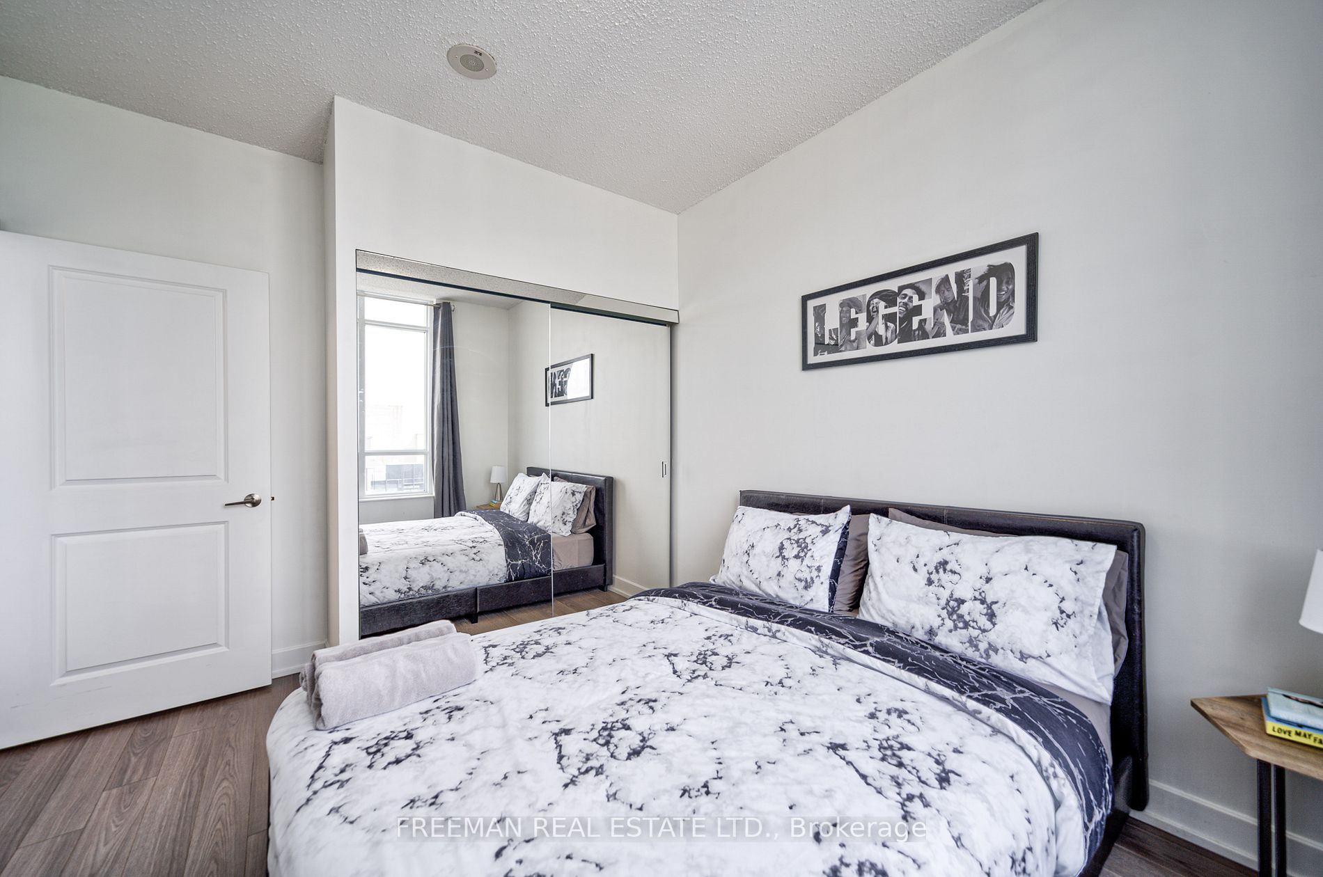 2 Eva Rd, #Ph23