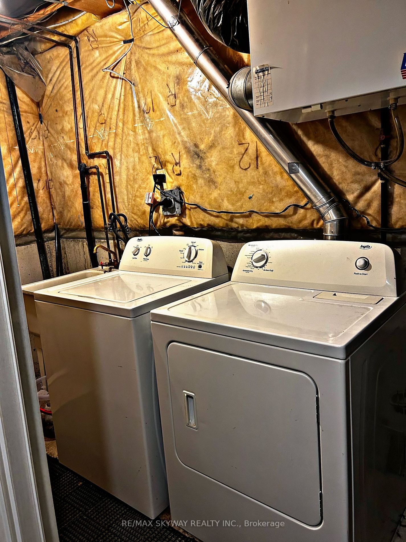 77 Stoneledge Circ N