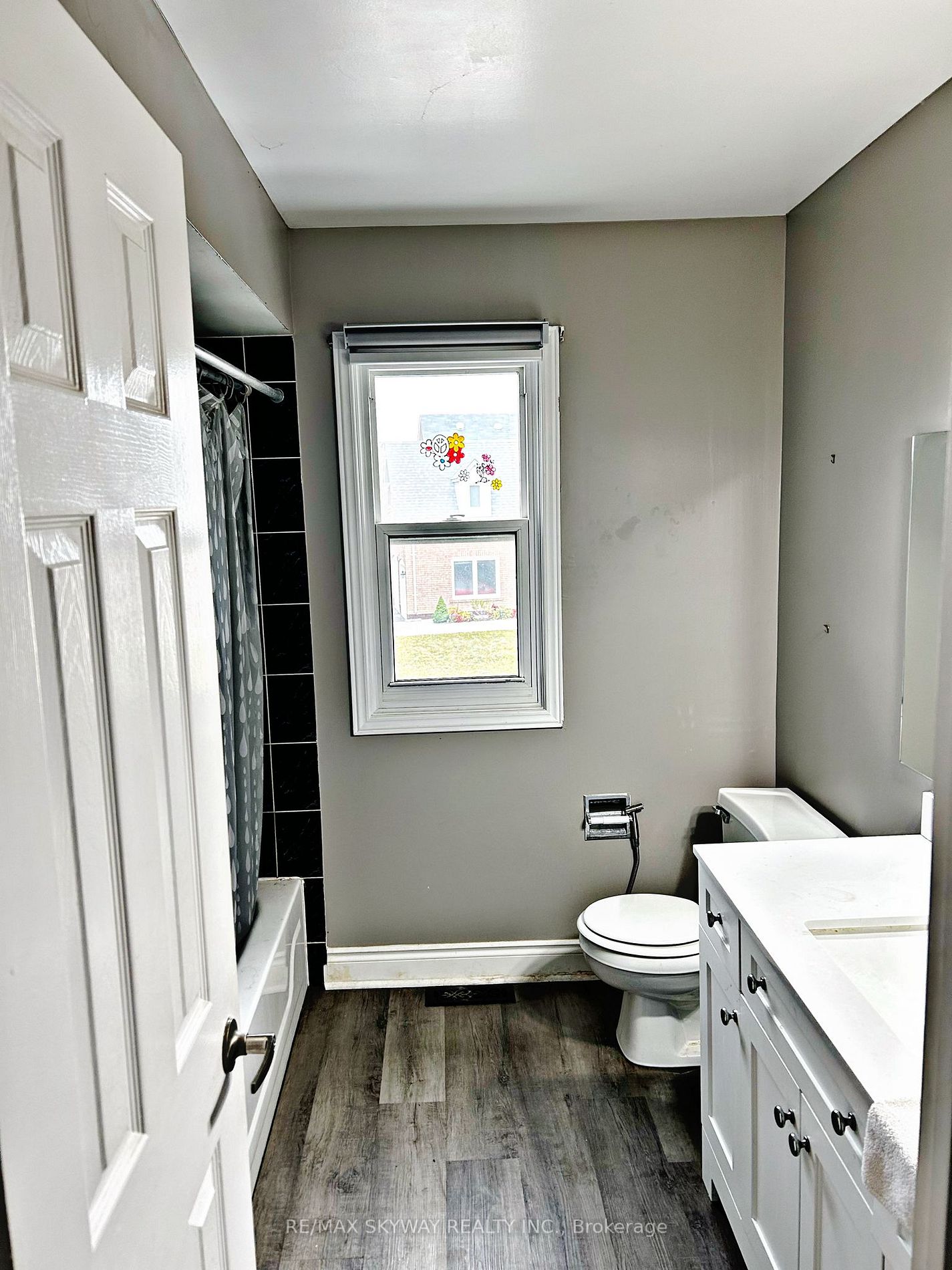 77 Stoneledge Circ N