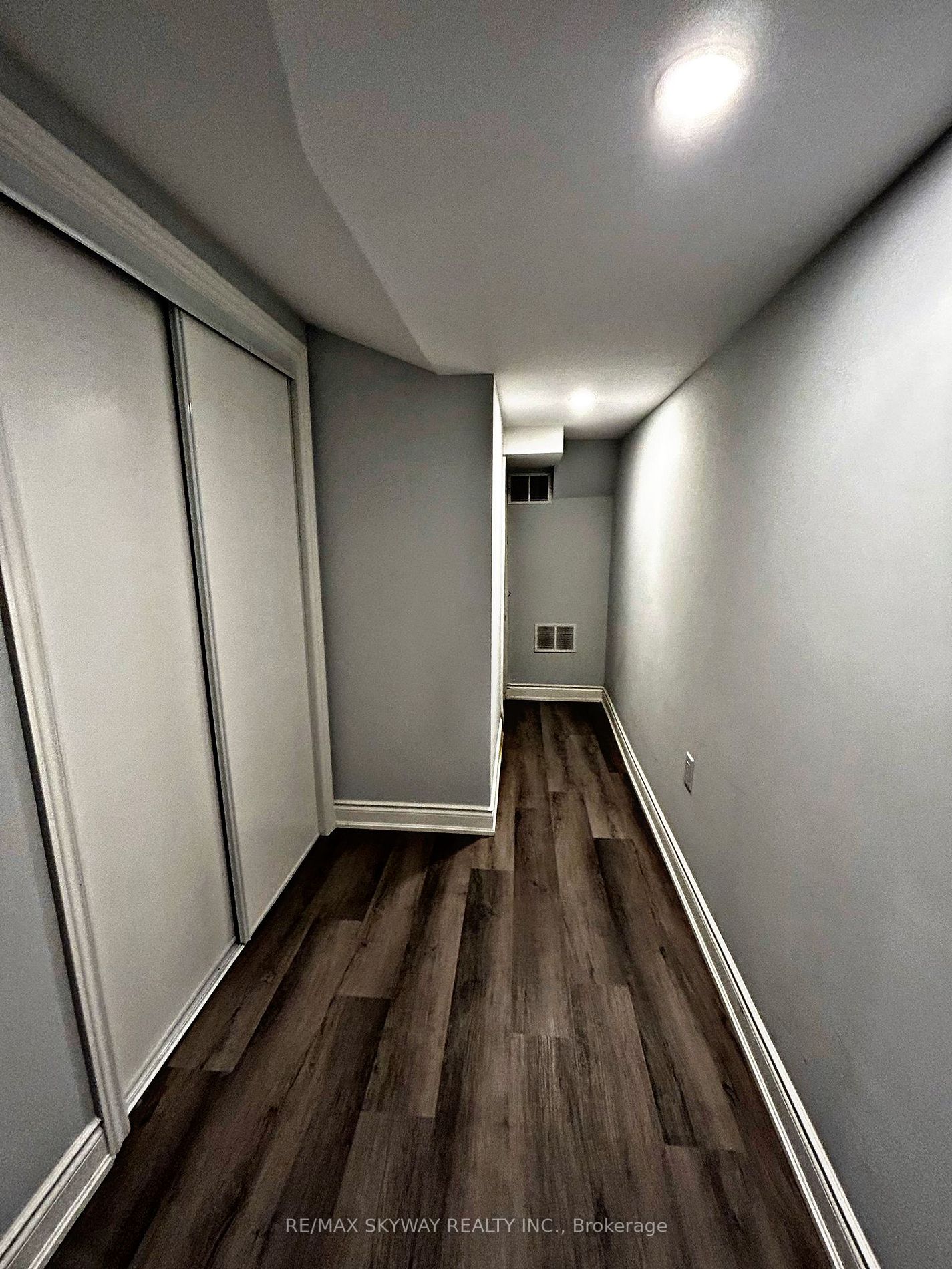 77 Stoneledge Circ N