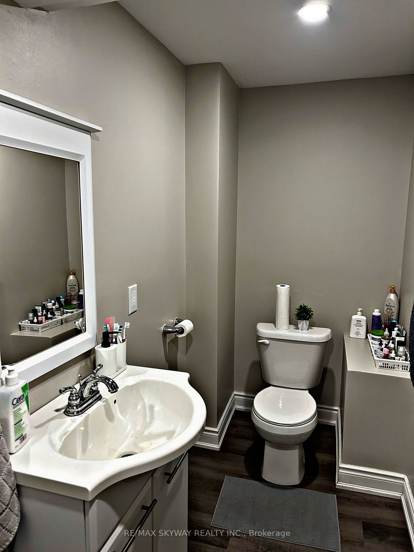 77 Stoneledge Circ N