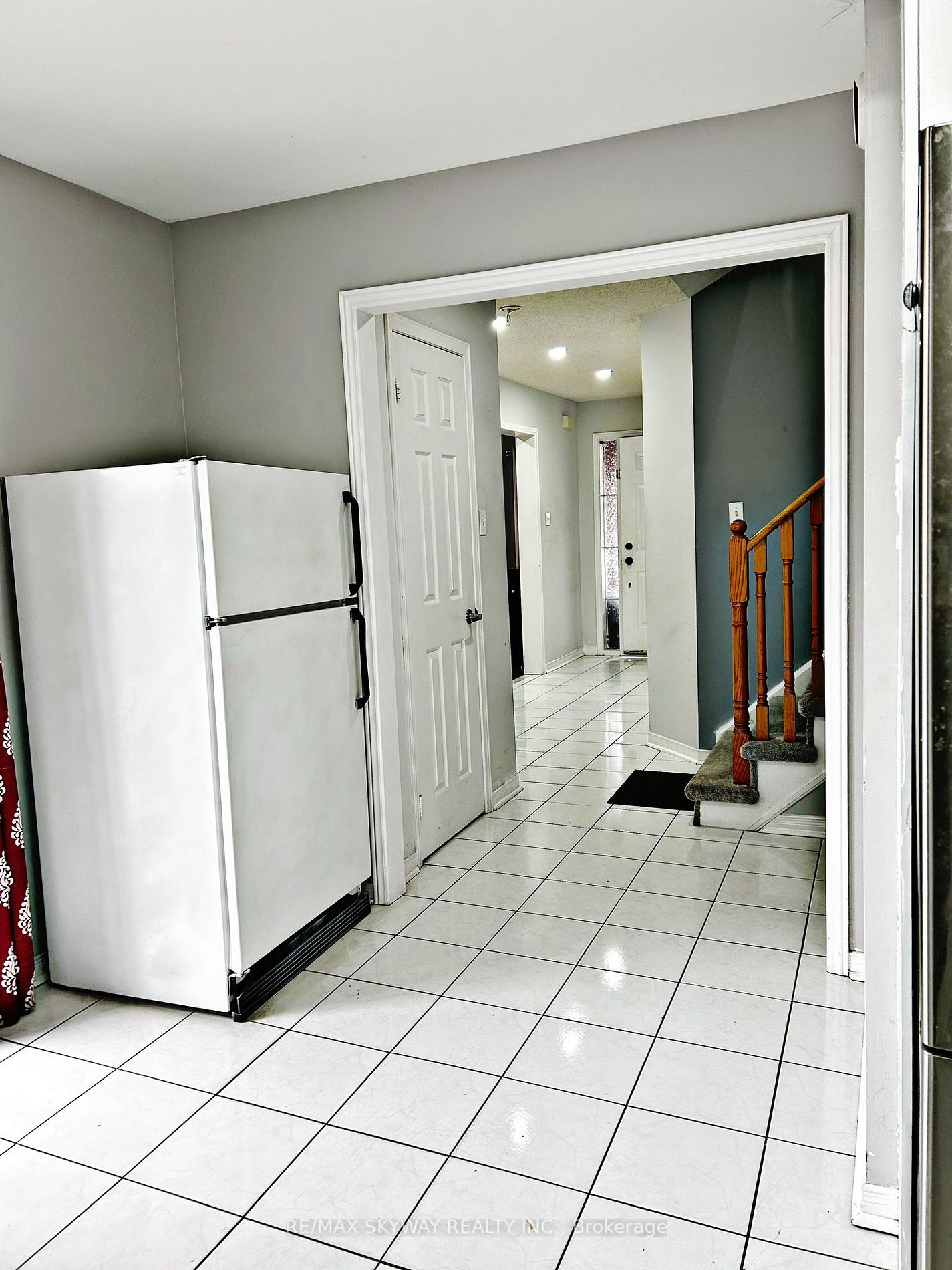 77 Stoneledge Circ N