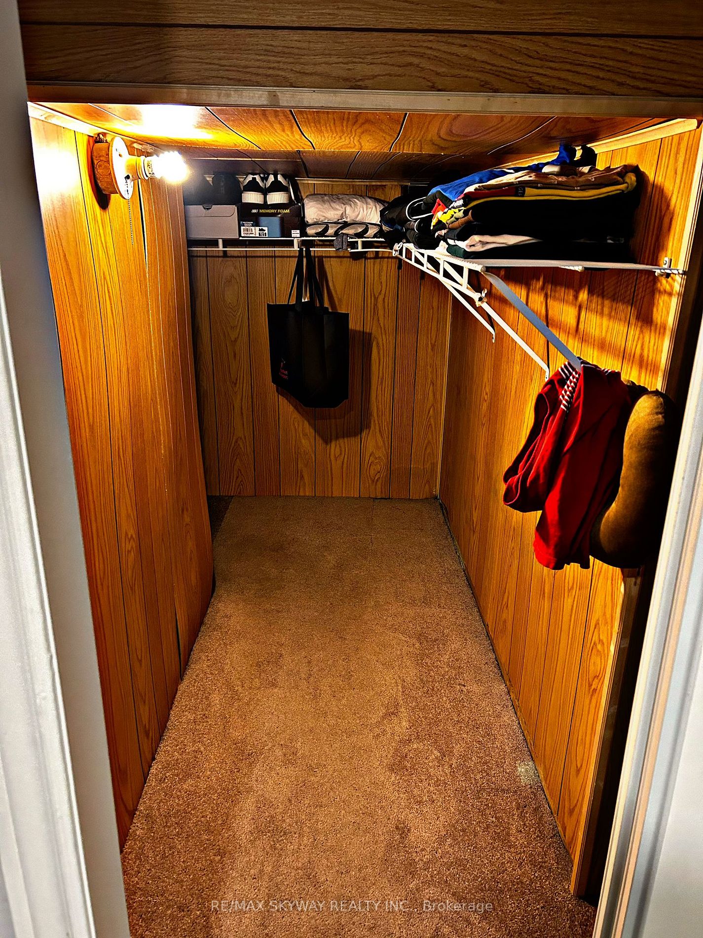 77 Stoneledge Circ N