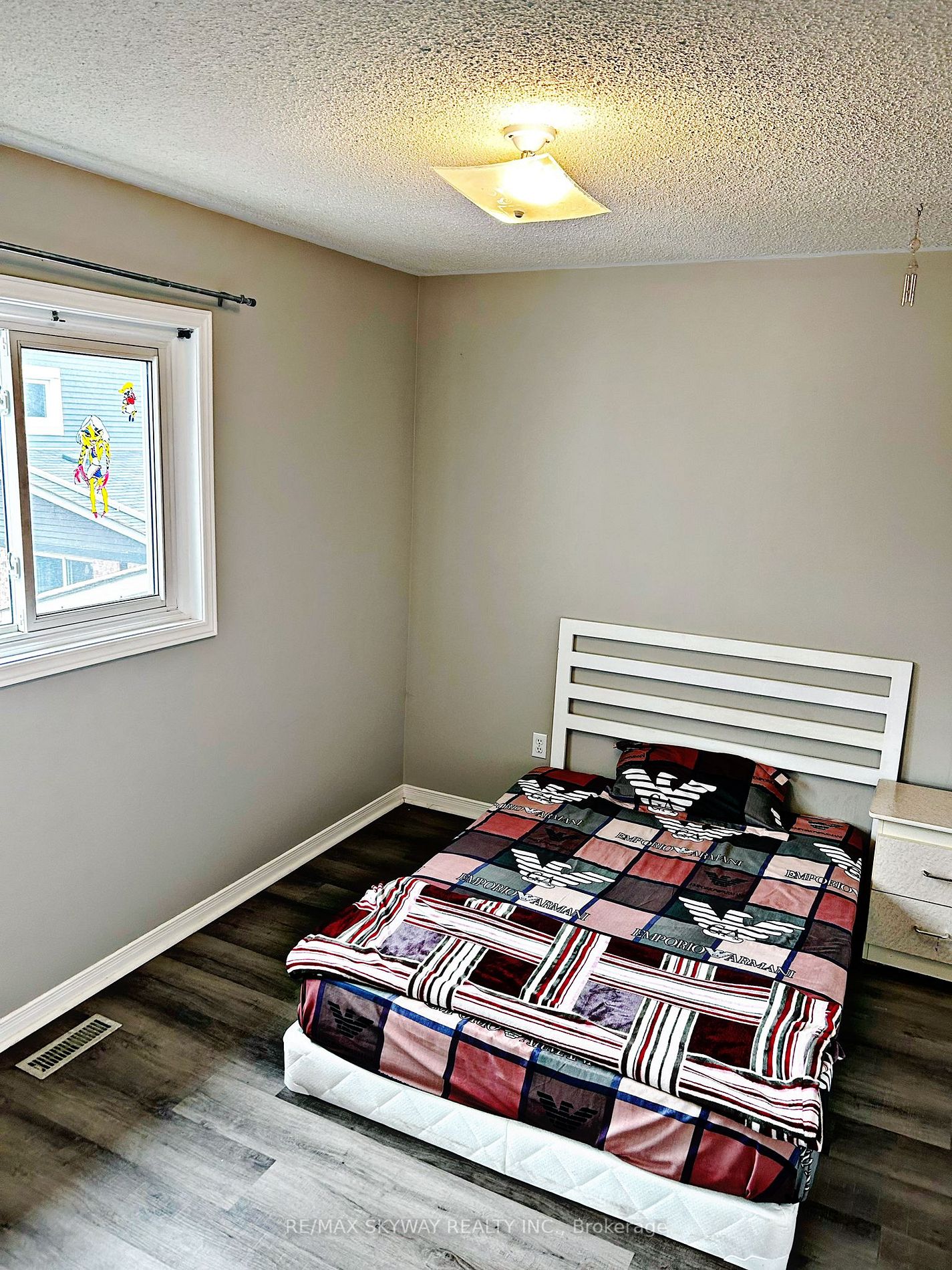 77 Stoneledge Circ N