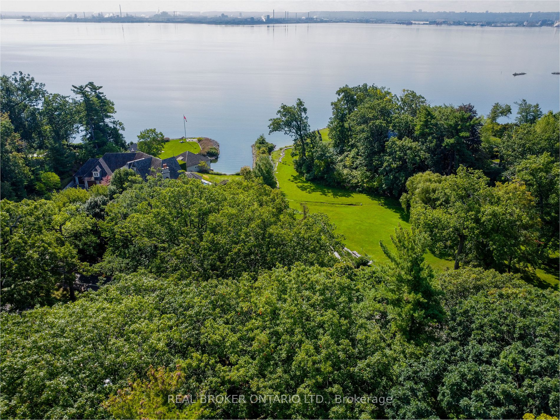 221 North Shore Boulevard E
