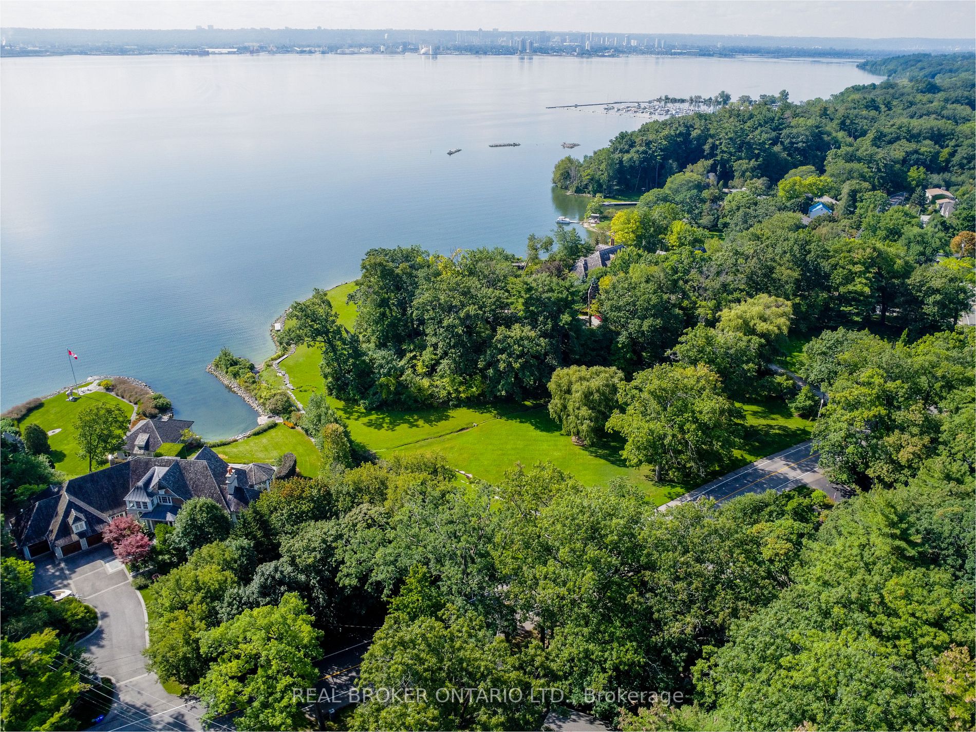 221 North Shore Boulevard E