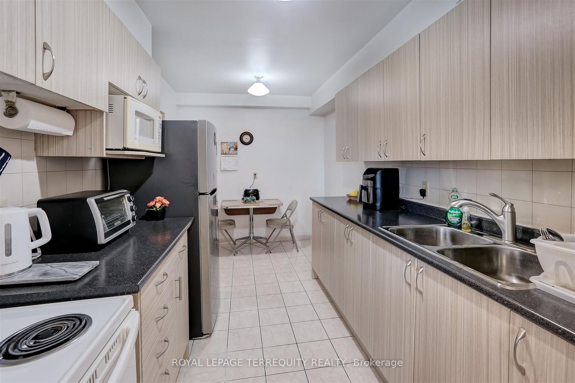 155 Marlee Ave, #2010