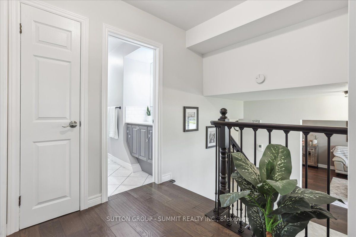 545 PARKSIDE Crescent