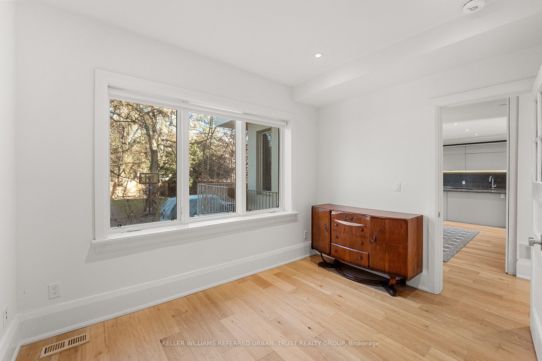 204 Howard Park Ave, #Main
