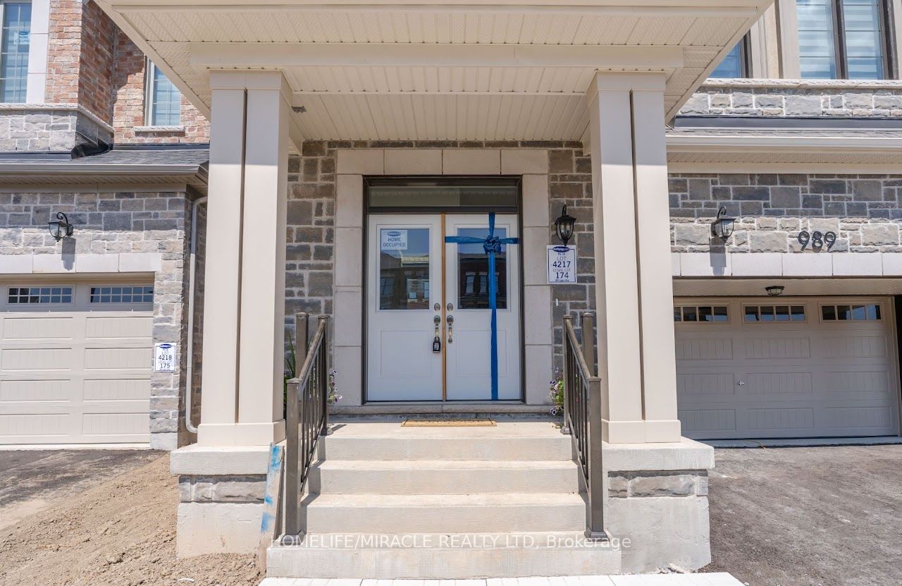 989 Logan Dr