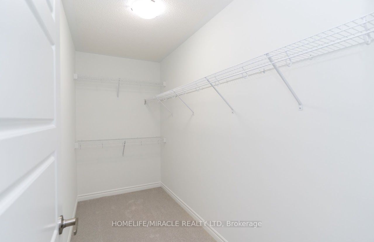 989 Logan Dr
