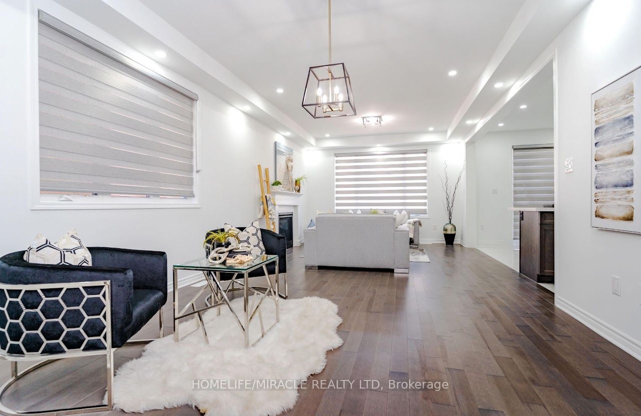 989 Logan Dr