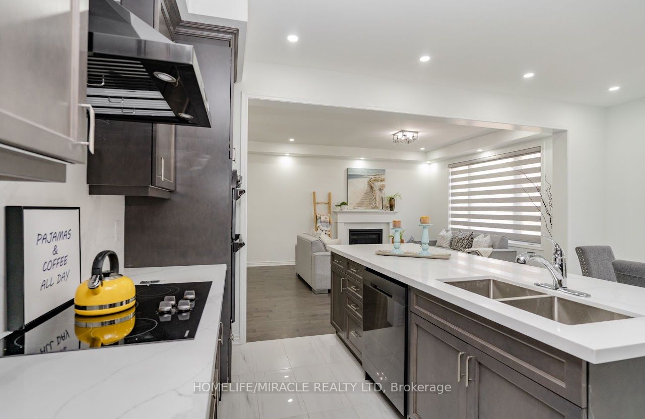 989 Logan Dr