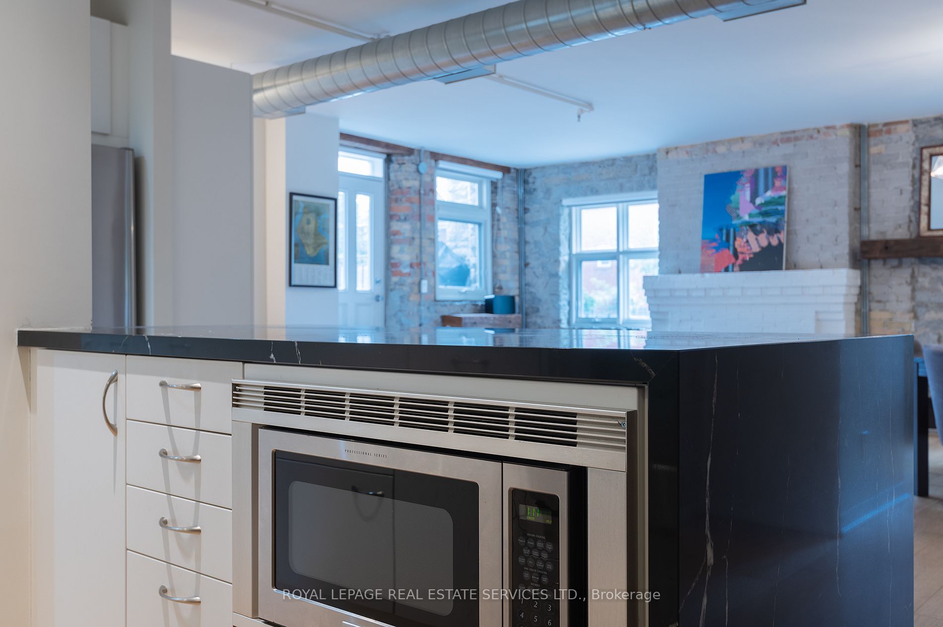 384 Sunnyside Ave, #106