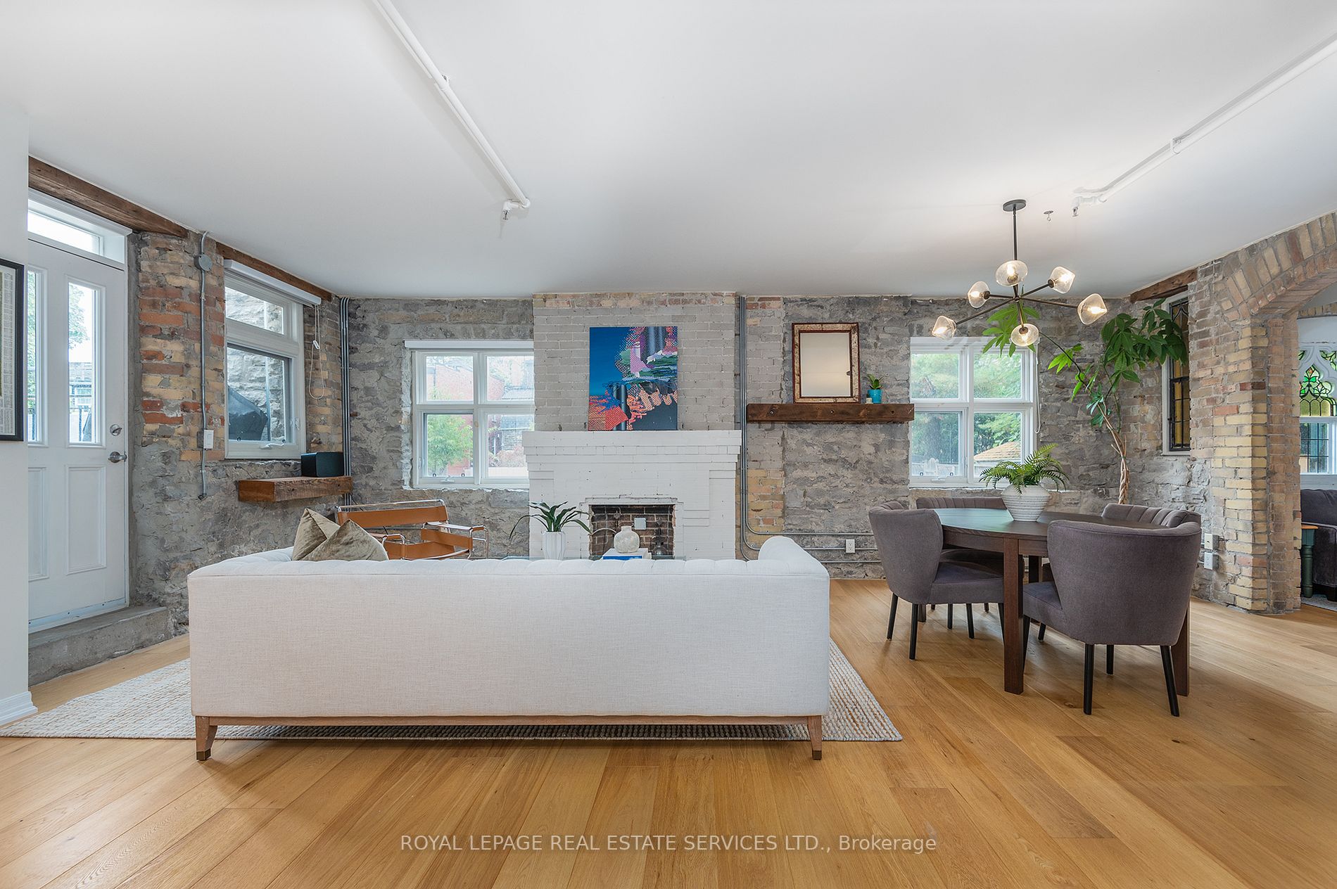384 Sunnyside Ave, #106