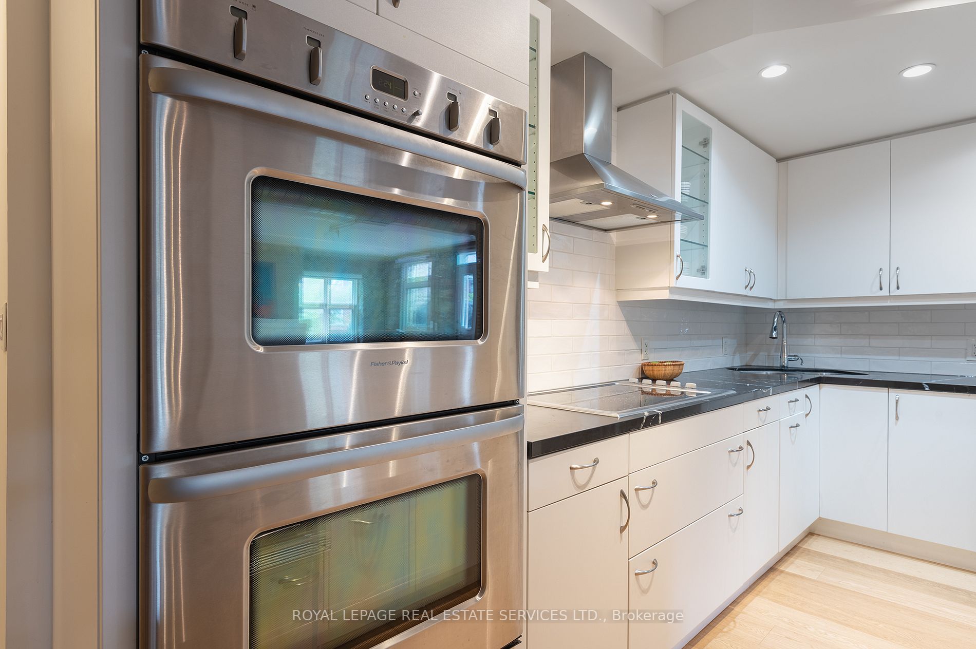 384 Sunnyside Ave, #106