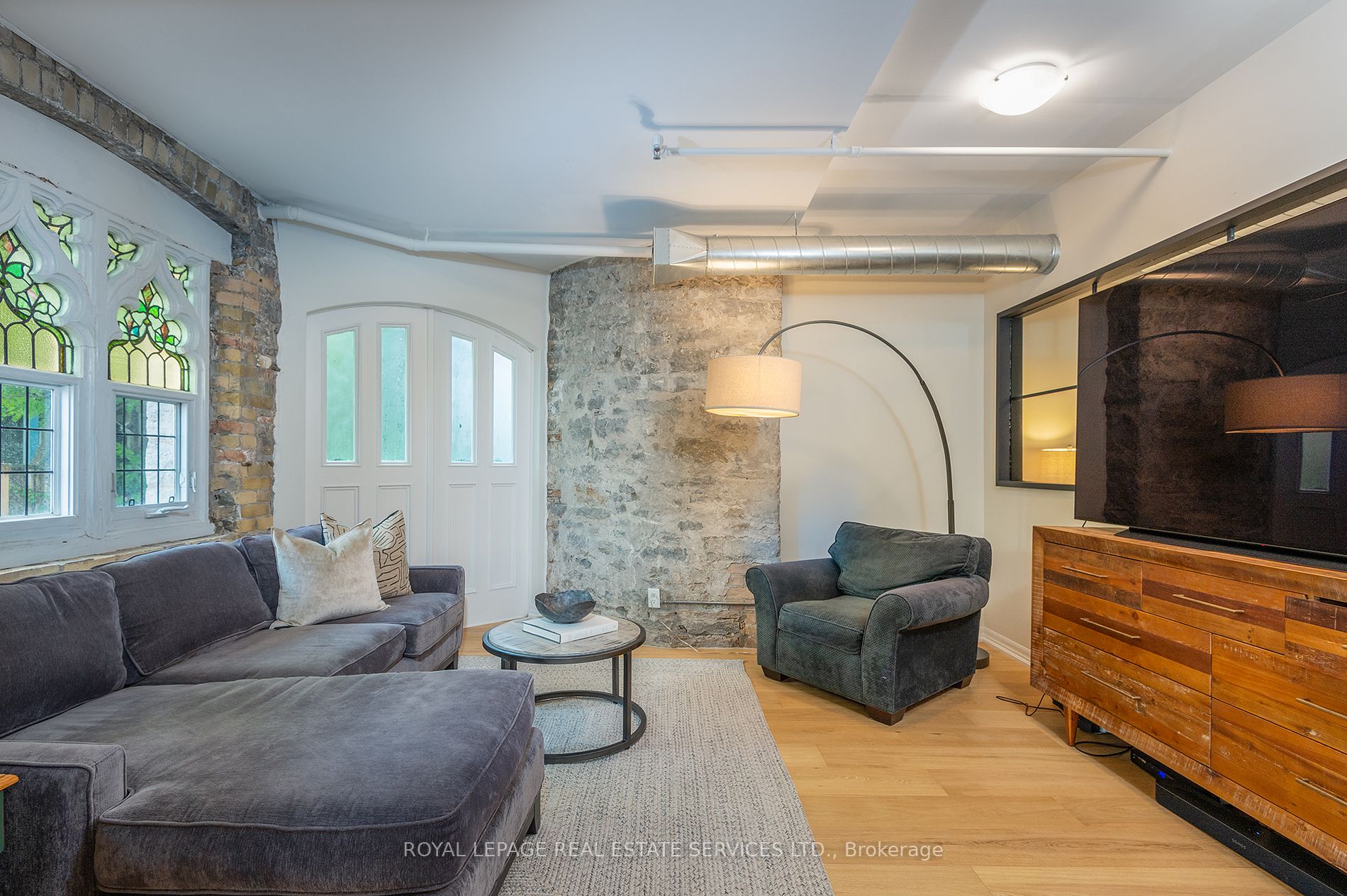 384 Sunnyside Ave, #106