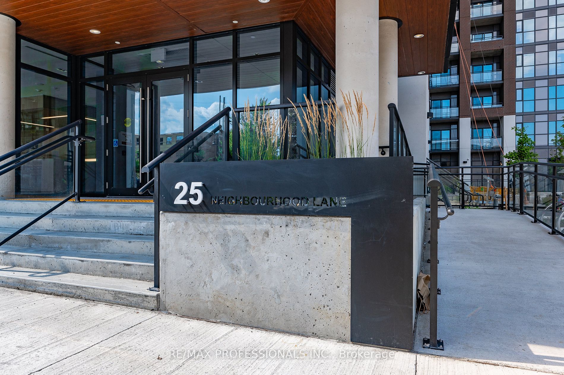 25 Neighbourhood Lane, #801