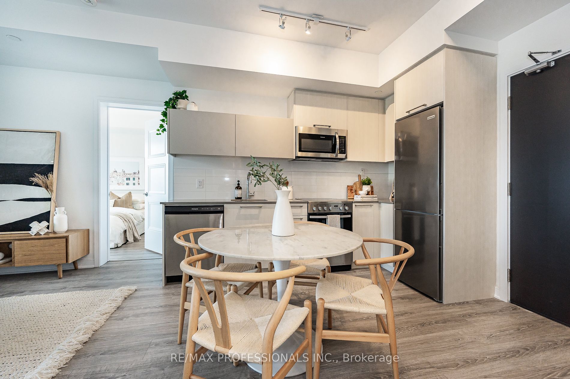 25 Neighbourhood Lane, #801