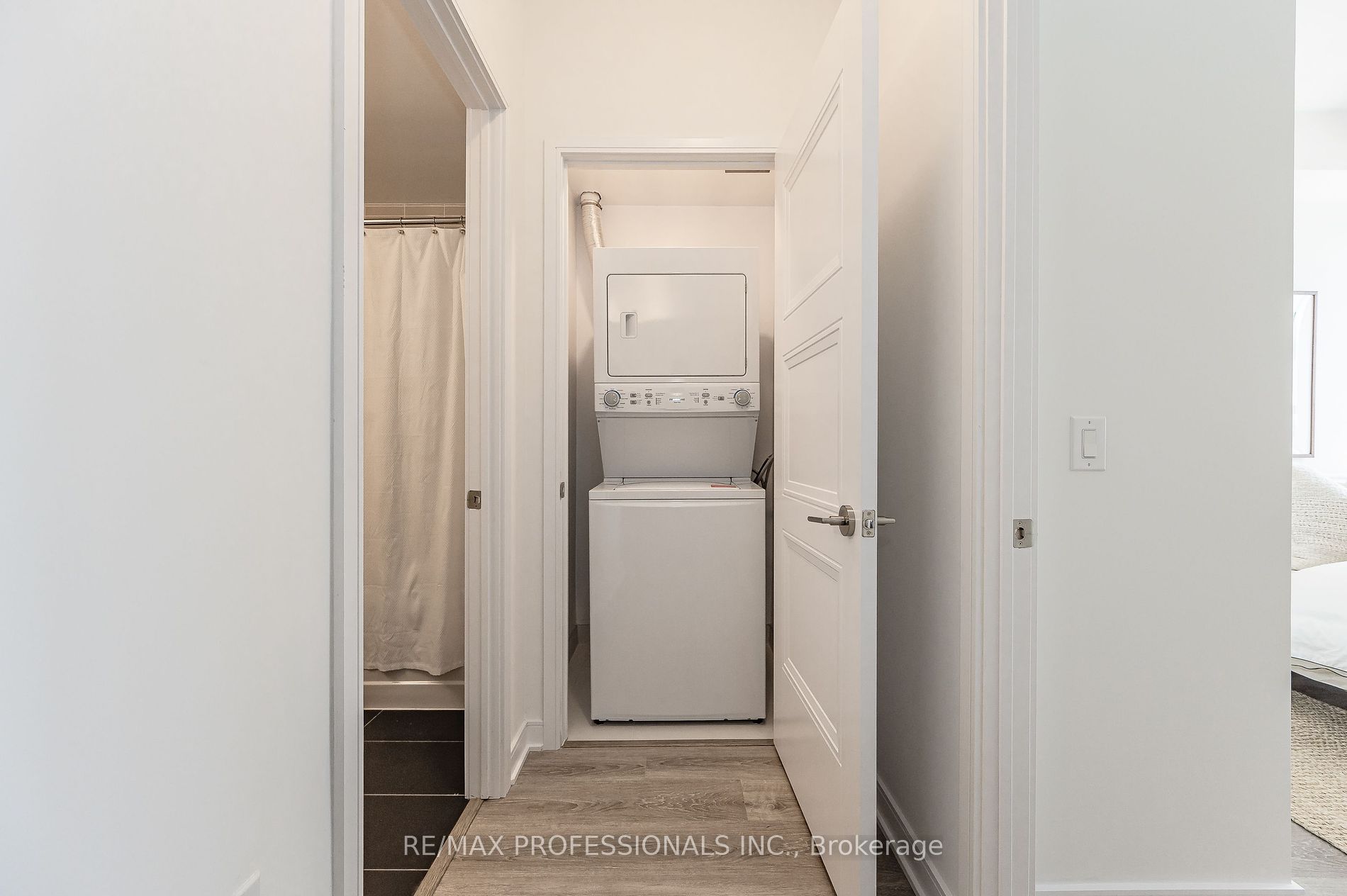 25 Neighbourhood Lane, #801