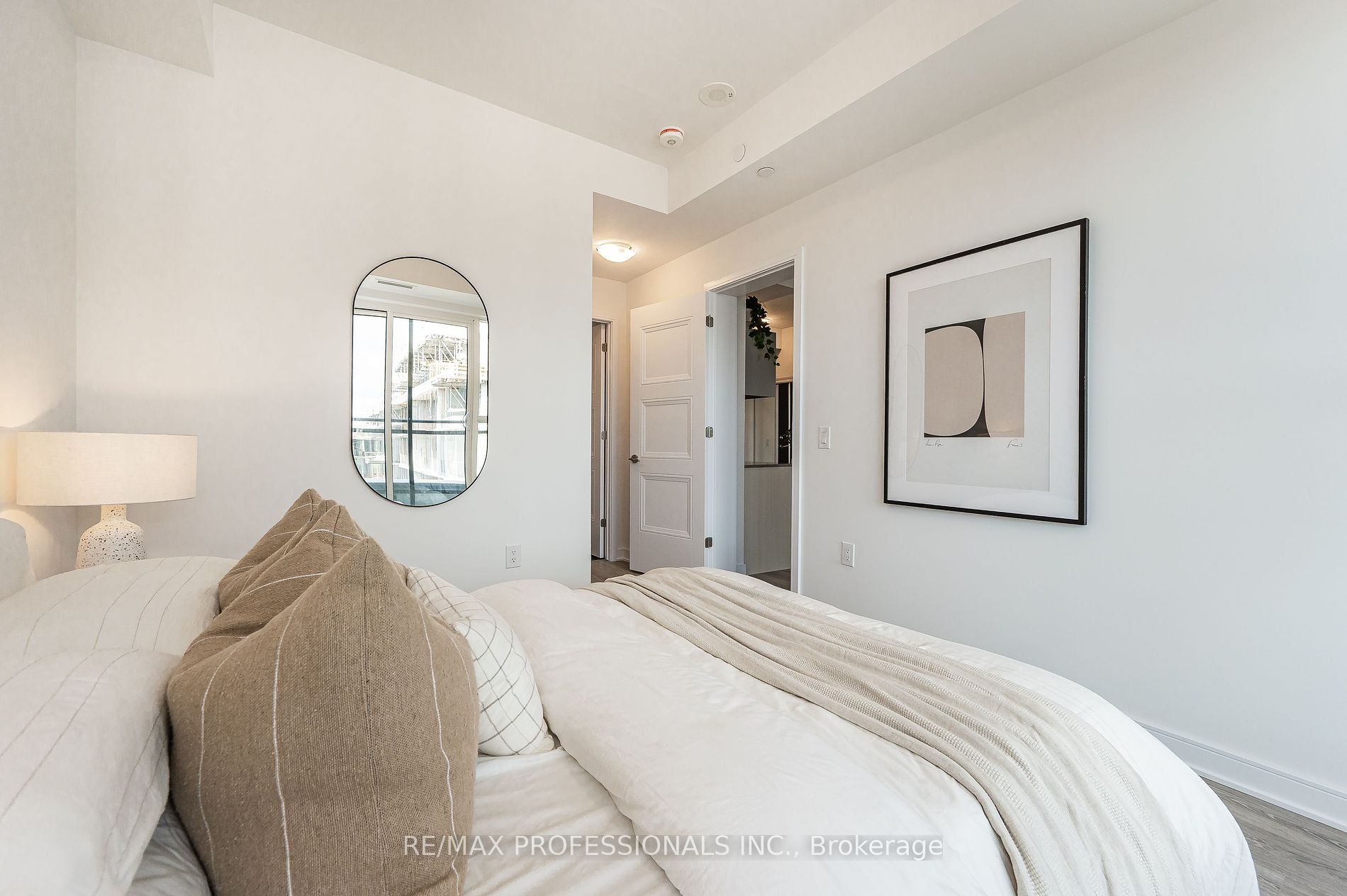 25 Neighbourhood Lane, #801