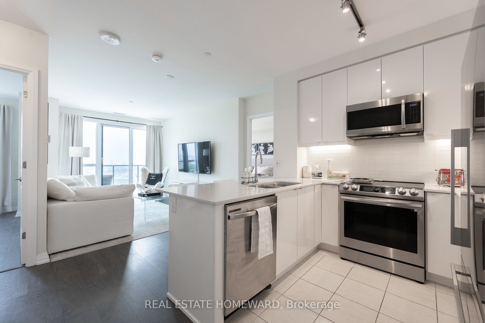 50 Thomas Riley Rd, #803