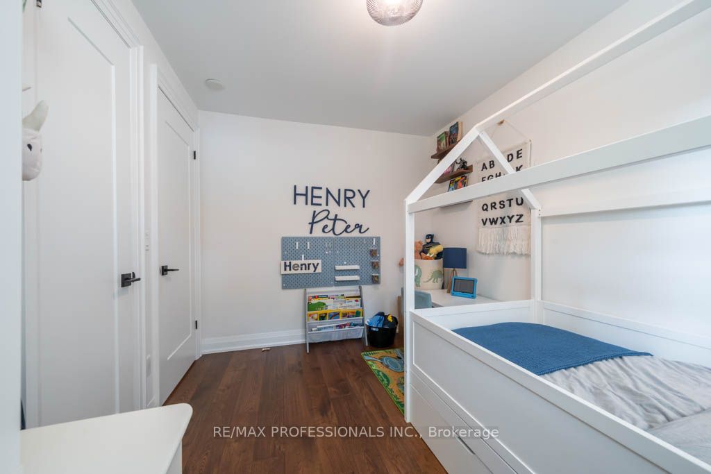 19 Vanderbrent Cres