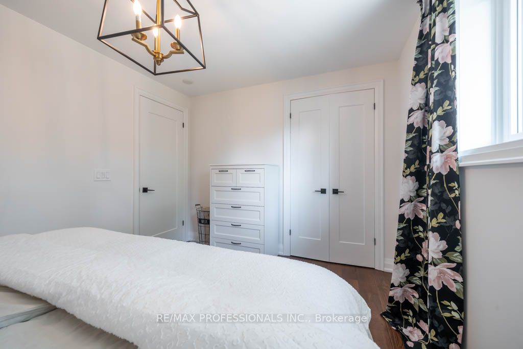 19 Vanderbrent Cres