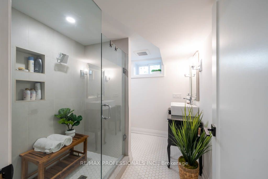 19 Vanderbrent Cres