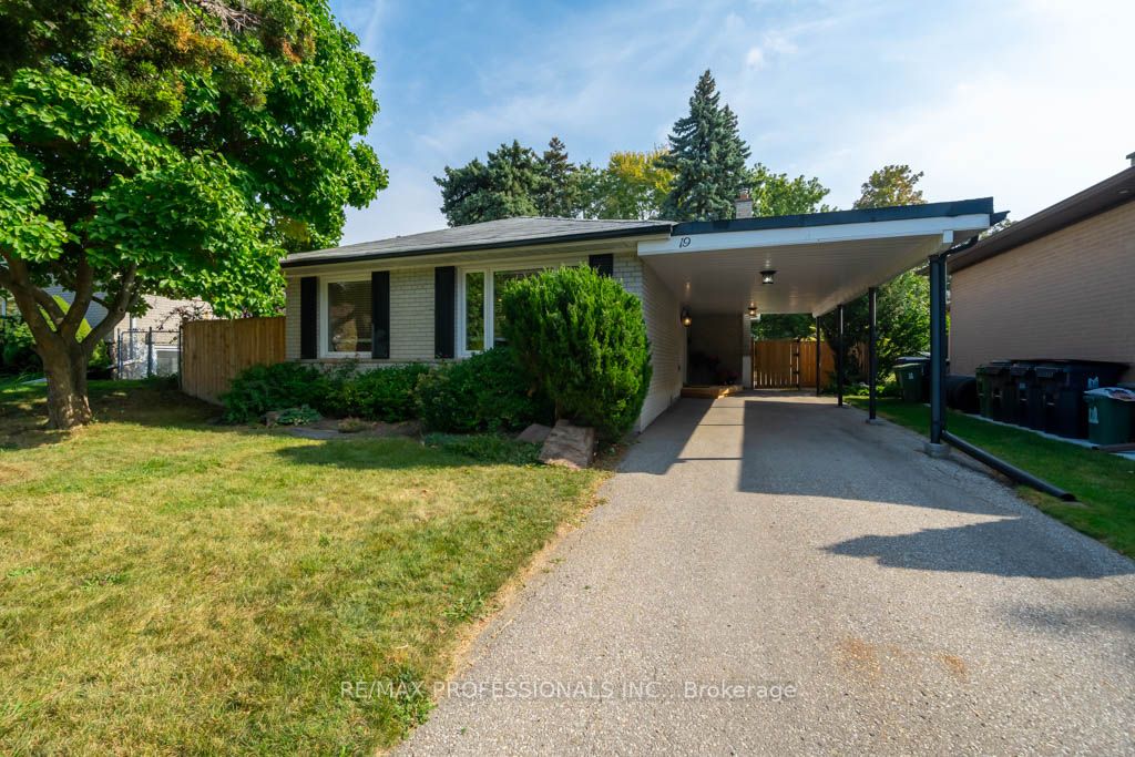 19 Vanderbrent Cres