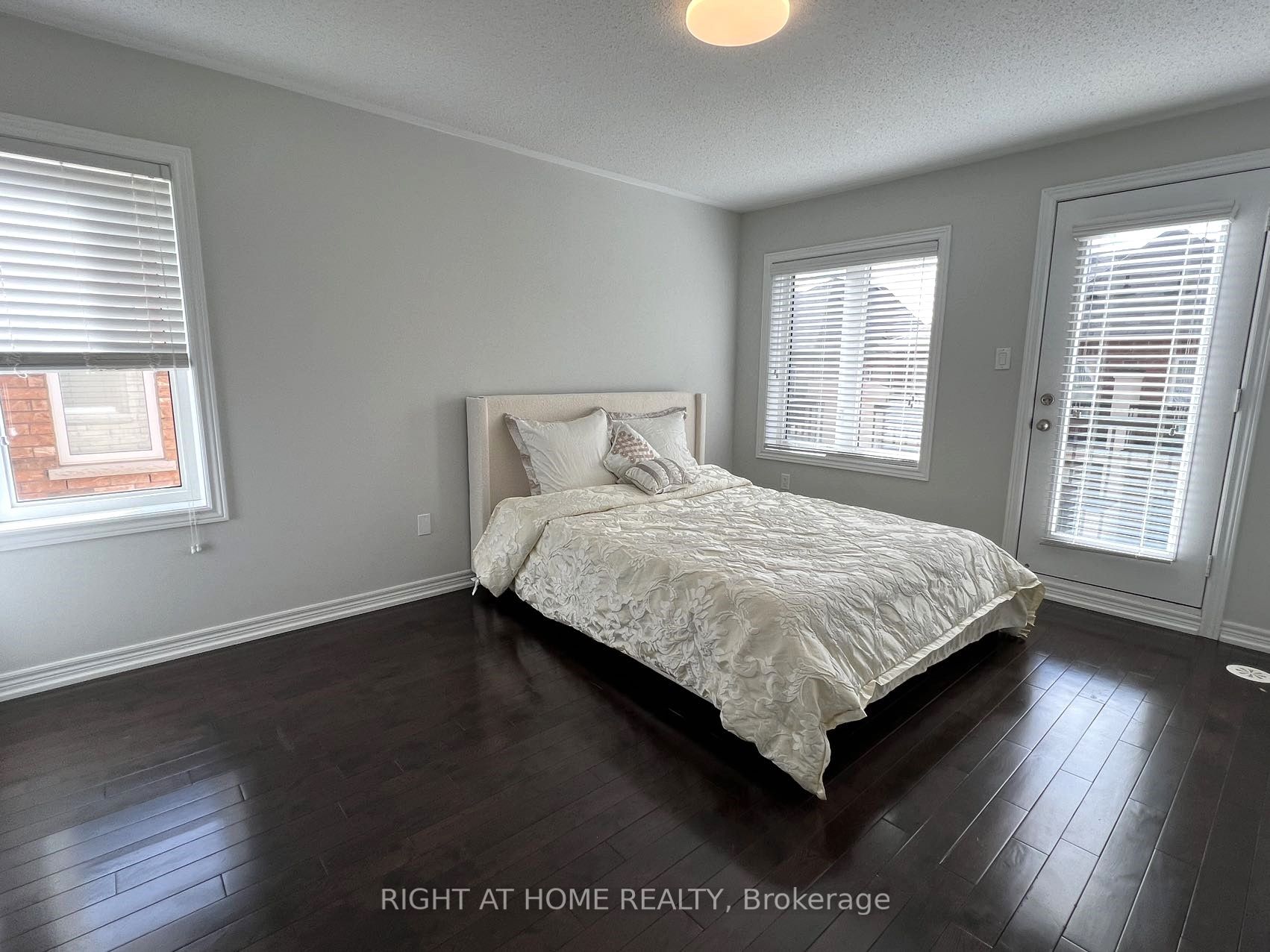 3074 Eberly Woods Drive